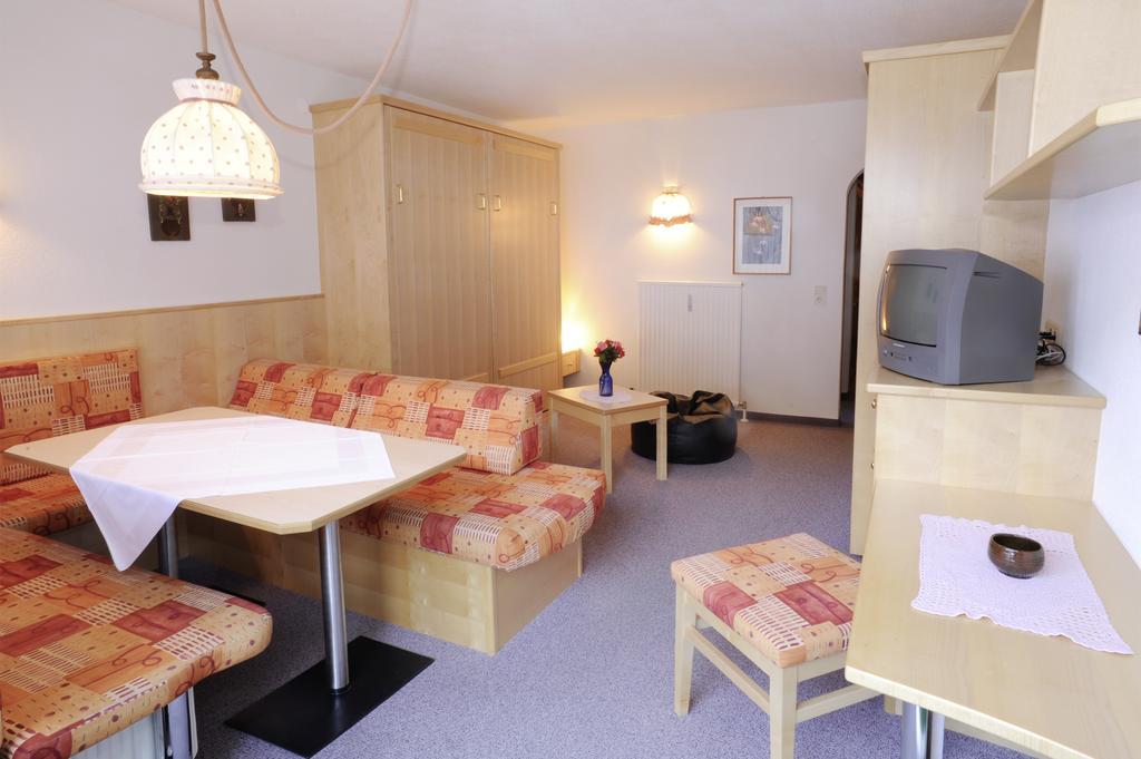 Haus Gariella Apartment Гарделен Екстериор снимка